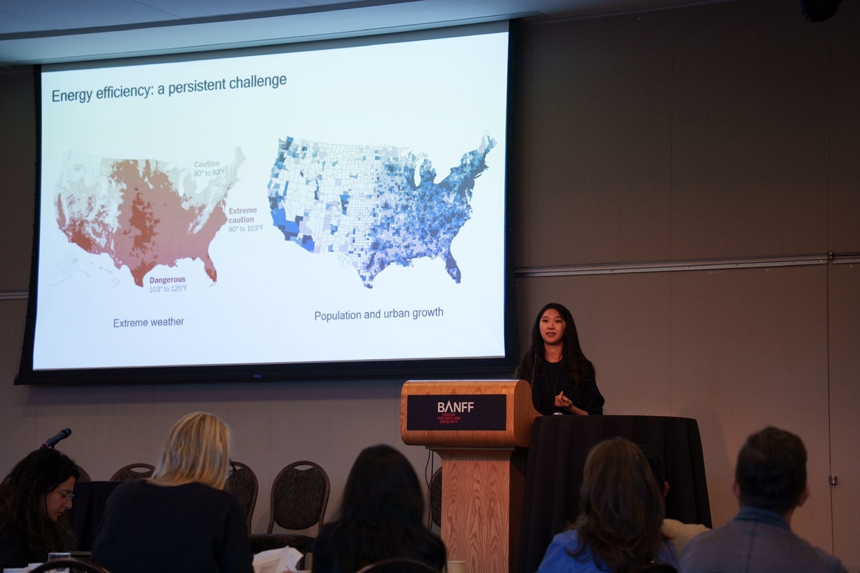 Xinwei Zhuang presents Across Scales: Hierarchical Urban Graph for Neighborhoods Partition and Energy End-use Stability at ACADIA 2024.